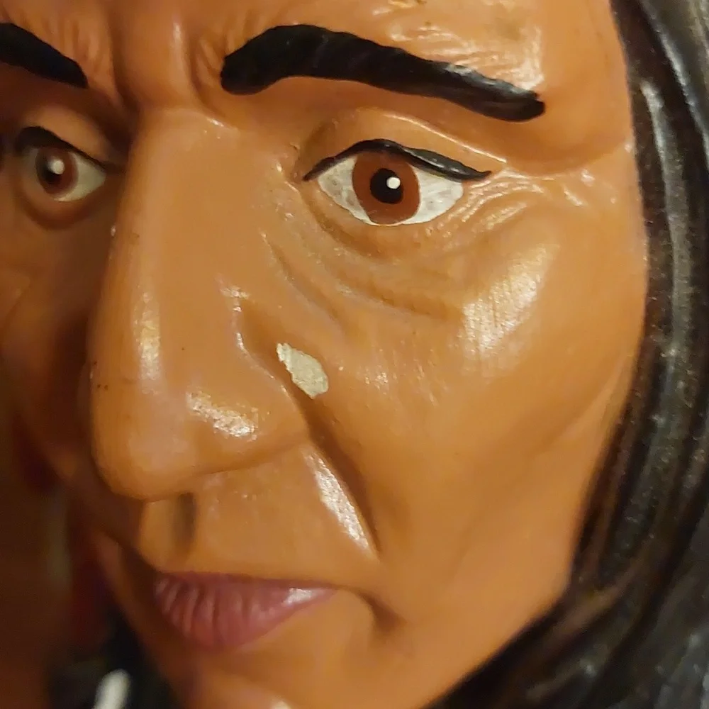 Set of 2 Vintage Indian Head Ceramic Busts - Picture 6 of 9